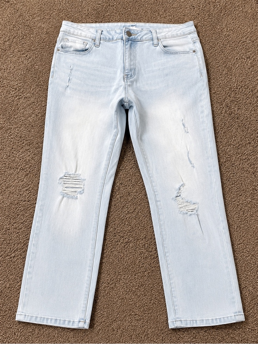 Boutique 9 Light Blue Distressed Cropped Jeans